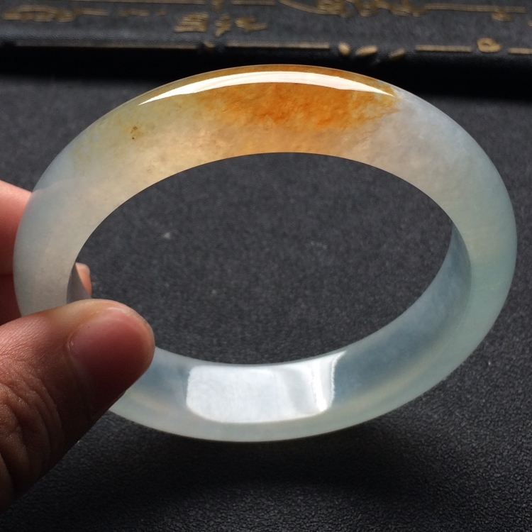 （超值推荐）冰种淡晴水带黄翡手镯（57.2mm）