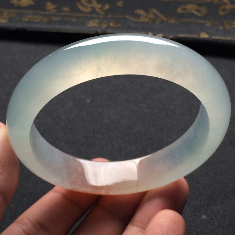 （超值推荐）冰种淡晴水带黄翡手镯（57.2mm）