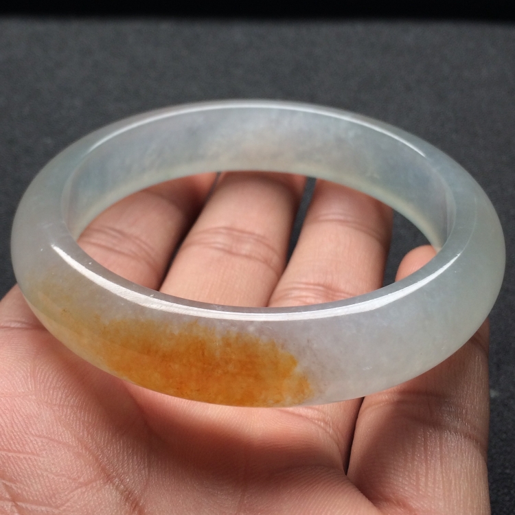 （超值推荐）冰种淡晴水带黄翡手镯（57.2mm）