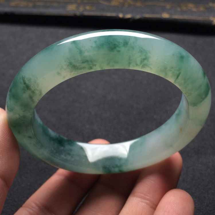 （超值推荐）糯冰种飘花手镯（53.1mm）