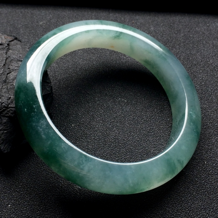 （超值推荐）糯冰种飘花手镯（53.1mm）