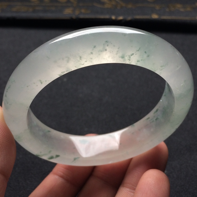（超值推荐）冰种飘花手镯（55mm）