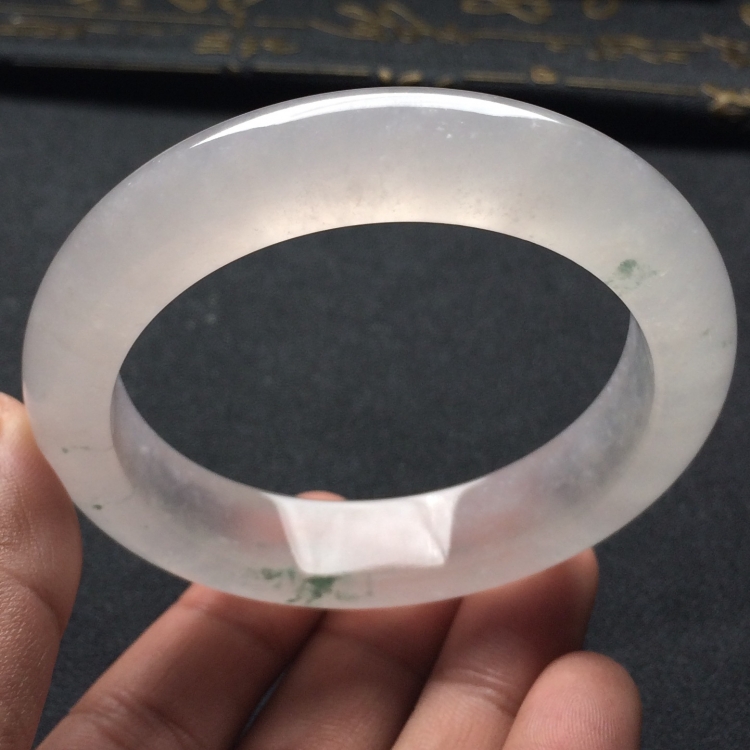 （超值推荐）冰种略飘花手镯（56.1mm）