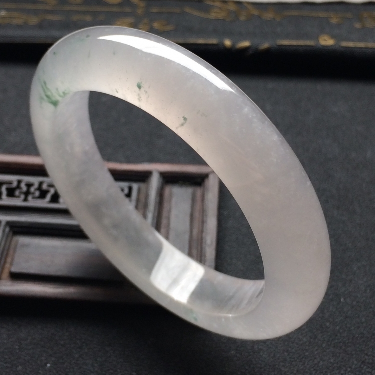 （超值推荐）冰种略飘花手镯（56.1mm）