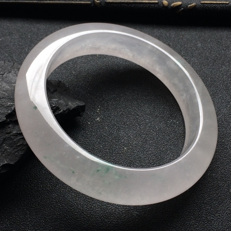 （超值推荐）冰种略飘花手镯（56.1mm）