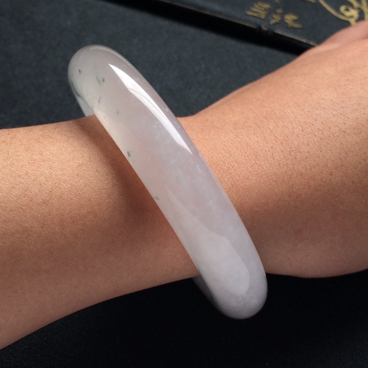 （超值推荐）冰种略飘花手镯（56.1mm）