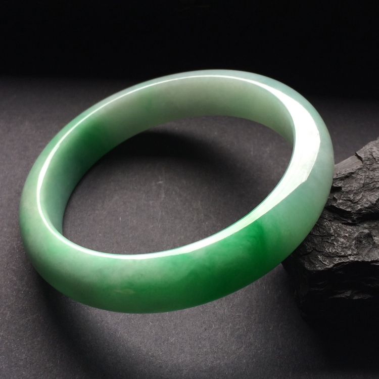（超值推荐）糯冰种飘翠手镯（53mm）