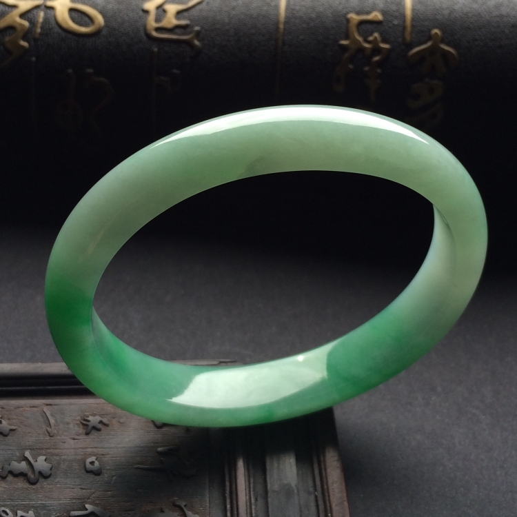 （超值推荐）糯冰种飘翠贵妃镯（57.5mm-49.5mm）