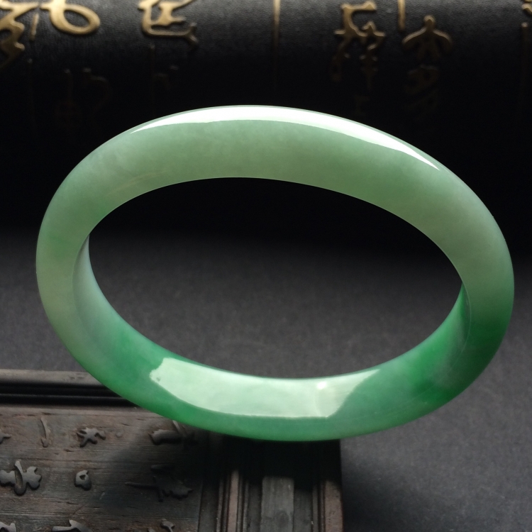 （超值推荐）糯冰种飘翠贵妃镯（57.5mm-49.5mm）