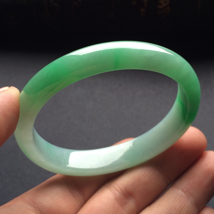 （超值推荐）糯冰种飘翠贵妃镯（57.5mm-49.5mm）