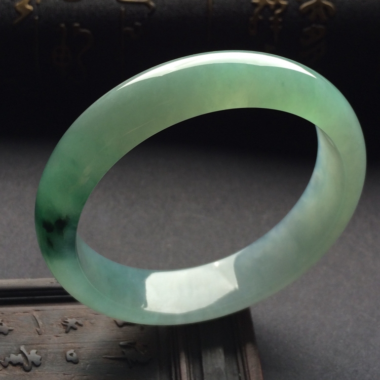 （超值推荐）冰种飘花手镯（56.5mm）