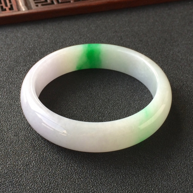 (超值推荐)糯冰种淡春带彩手镯(55.4mm)
