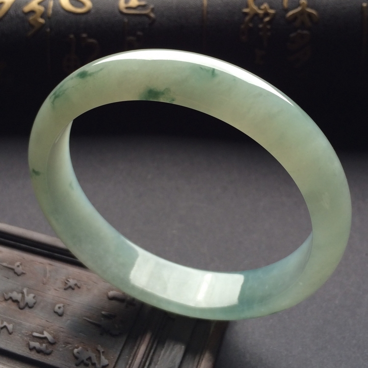 （超值推荐）糯冰种飘花手镯（61.1mm）