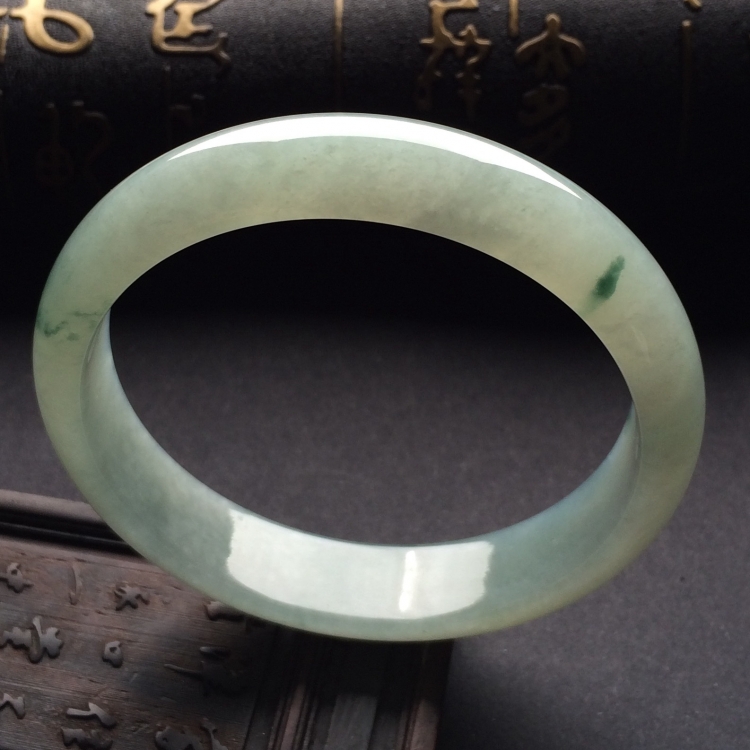 （超值推荐）糯冰种飘花手镯（61.1mm）