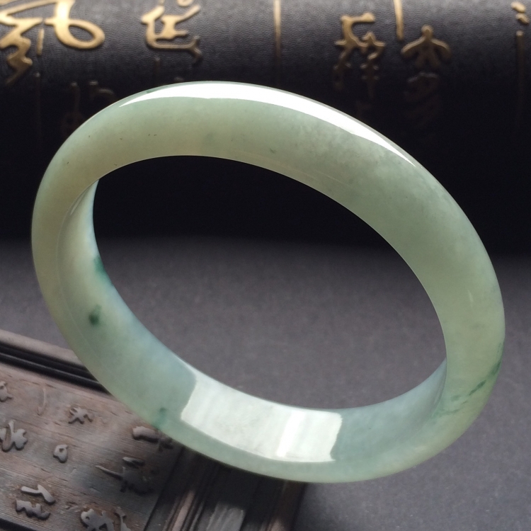 （超值推荐）糯冰种飘花手镯（61.1mm）