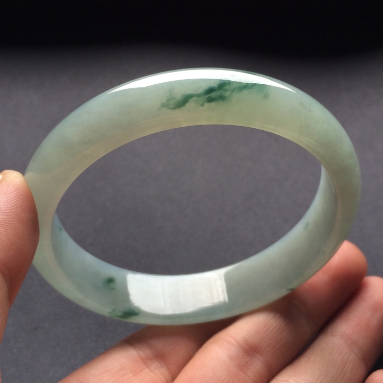 （超值推荐）糯冰种飘花手镯（61.1mm）