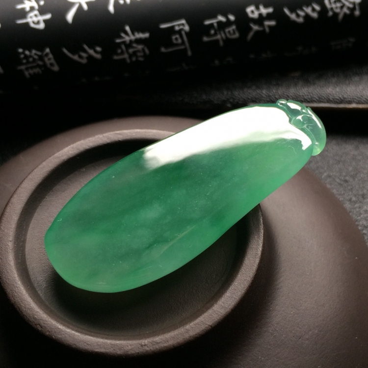 （超值推荐）冰种晴水略飘翠 福瓜挂件