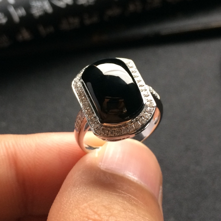 （超值推荐）冰种墨翠镶白金钻石戒指
