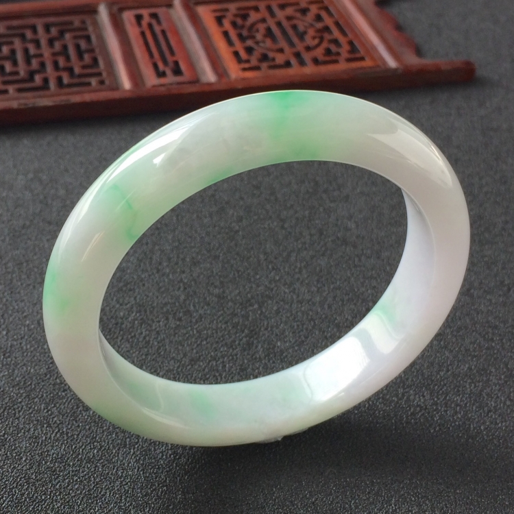 (超值推荐)糯冰种飘翠手镯(55.7mm)