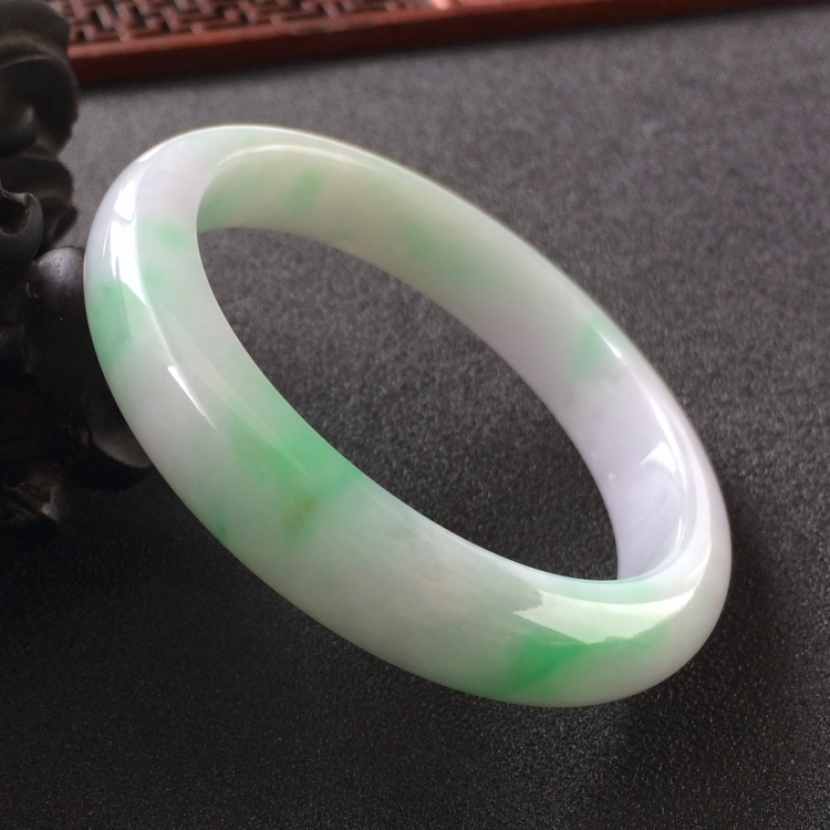 (超值推荐)糯冰种飘翠手镯(55.7mm)