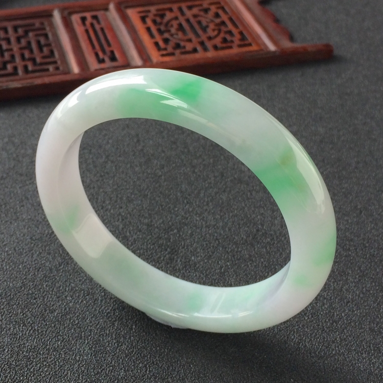 (超值推荐)糯冰种飘翠手镯(55.7mm)