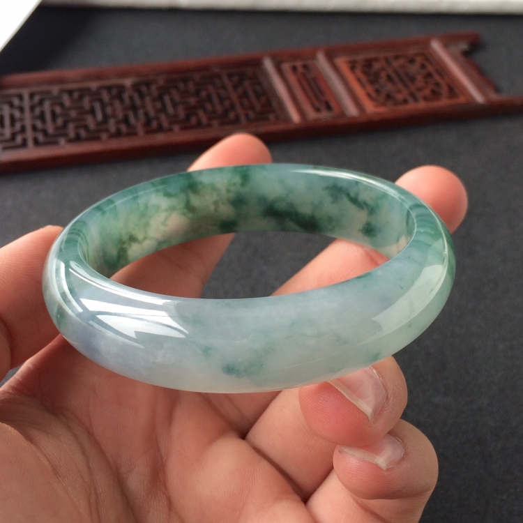 (超值推荐)冰种飘花手镯(57.5mm)