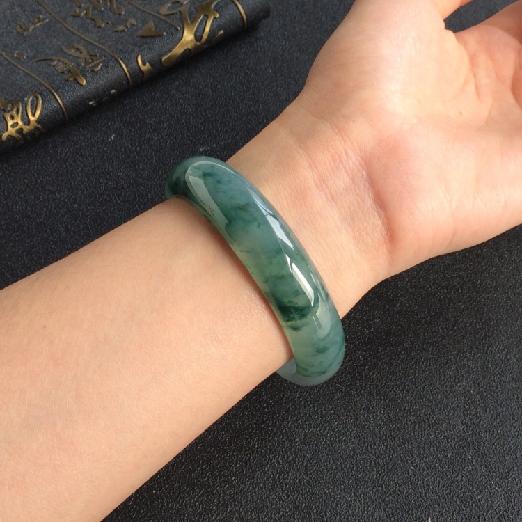 (超值推荐)冰种飘花手镯(57.5mm)