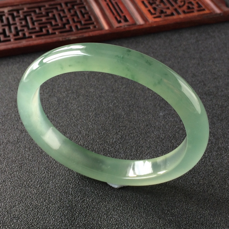 (超值推荐)冰种晴水飘花贵妃镯(59.2mm-53.4mm)