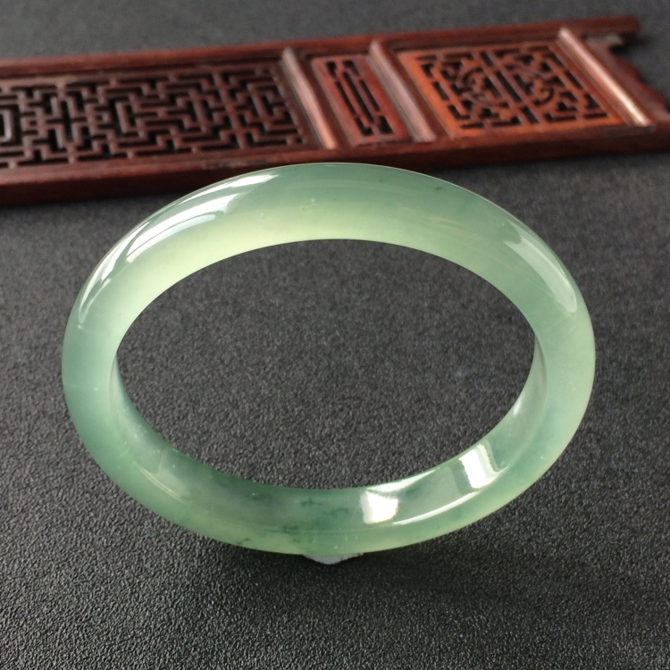 (超值推荐)冰种晴水飘花贵妃镯(59.2mm-53.4mm)
