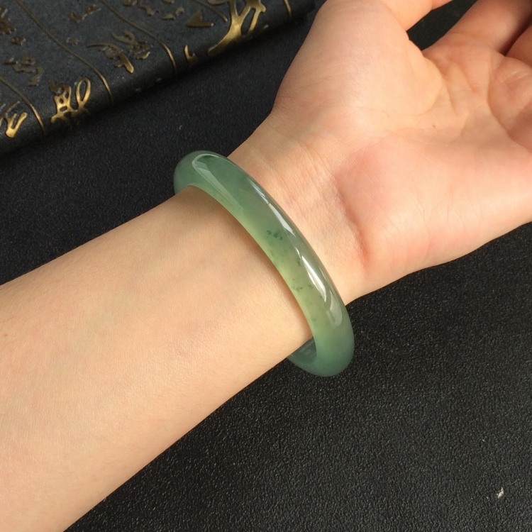 (超值推荐)冰种晴水飘花贵妃镯(59.2mm-53.4mm)