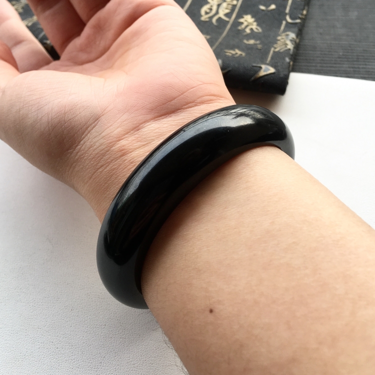(超值推荐)细糯种墨翠手镯(56mm)
