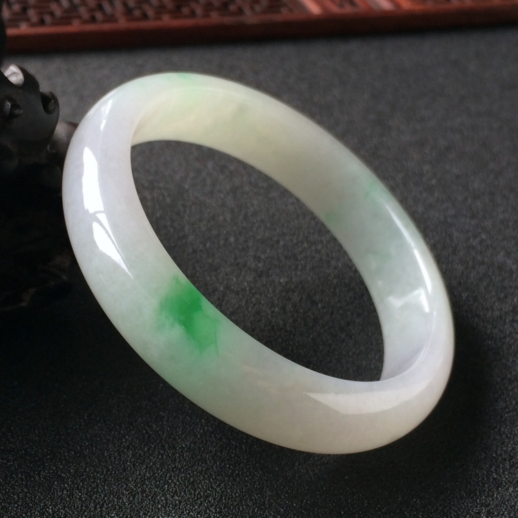 (超值推荐)糯冰种飘翠手镯(57.1mm)