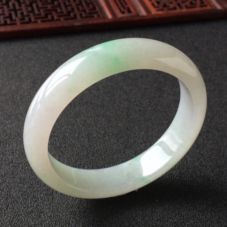 (超值推荐)糯冰种飘翠手镯(57.1mm)