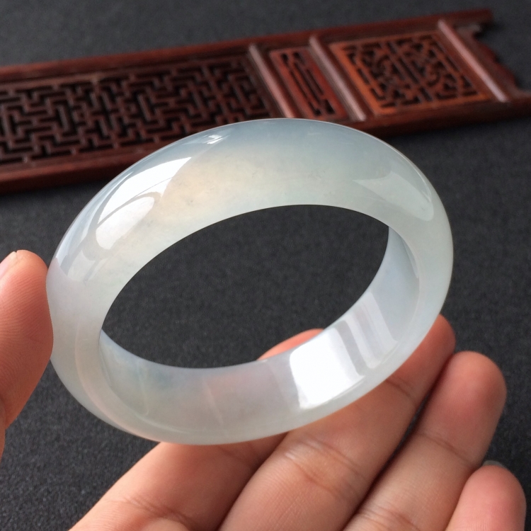 (超值推荐)冰种晴水手镯(56.6mm)