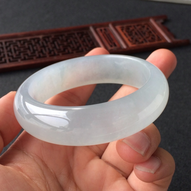 (超值推荐)冰种晴水手镯(56.6mm)