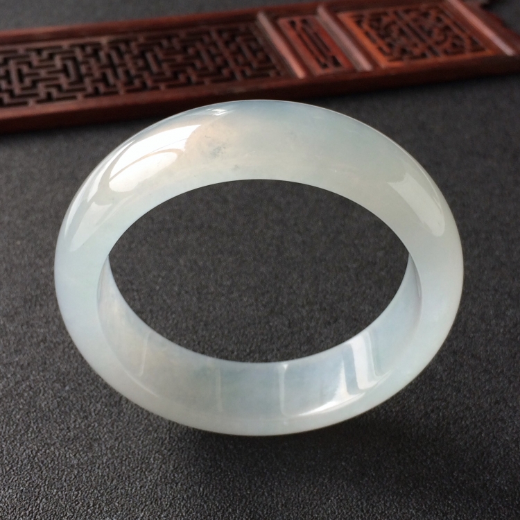 (超值推荐)冰种晴水手镯(56.6mm)
