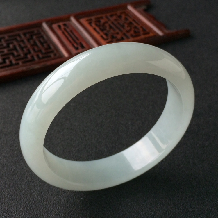 (超值推荐)糯冰种晴水手镯(58.5mm)