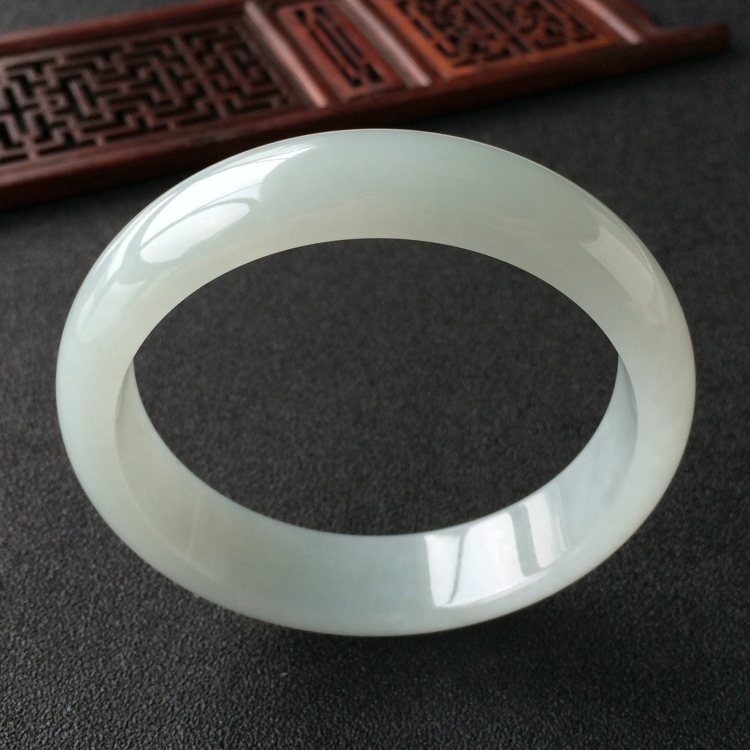 (超值推荐)糯冰种晴水手镯(58.5mm)