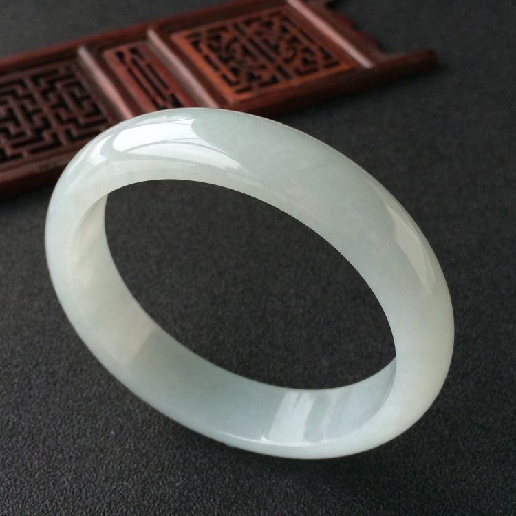 (超值推荐)糯冰种晴水手镯(58.5mm)