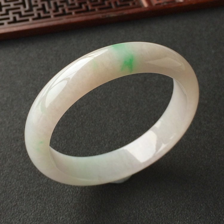 (超值推荐)糯冰种飘翠手镯(56.3mm)