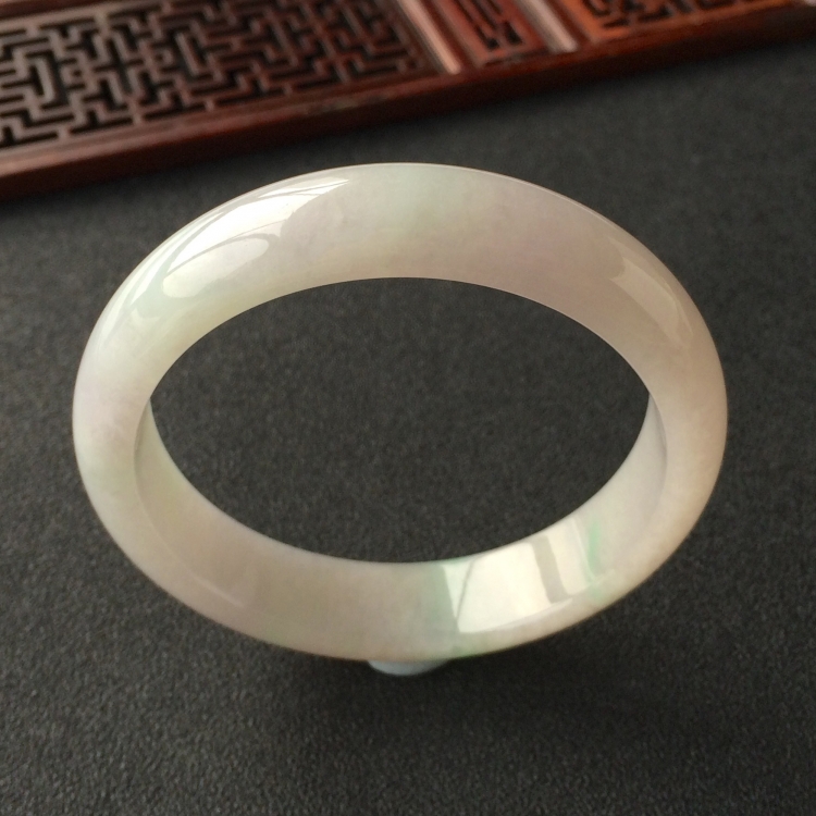 (超值推荐)糯冰种飘翠手镯(56.3mm)