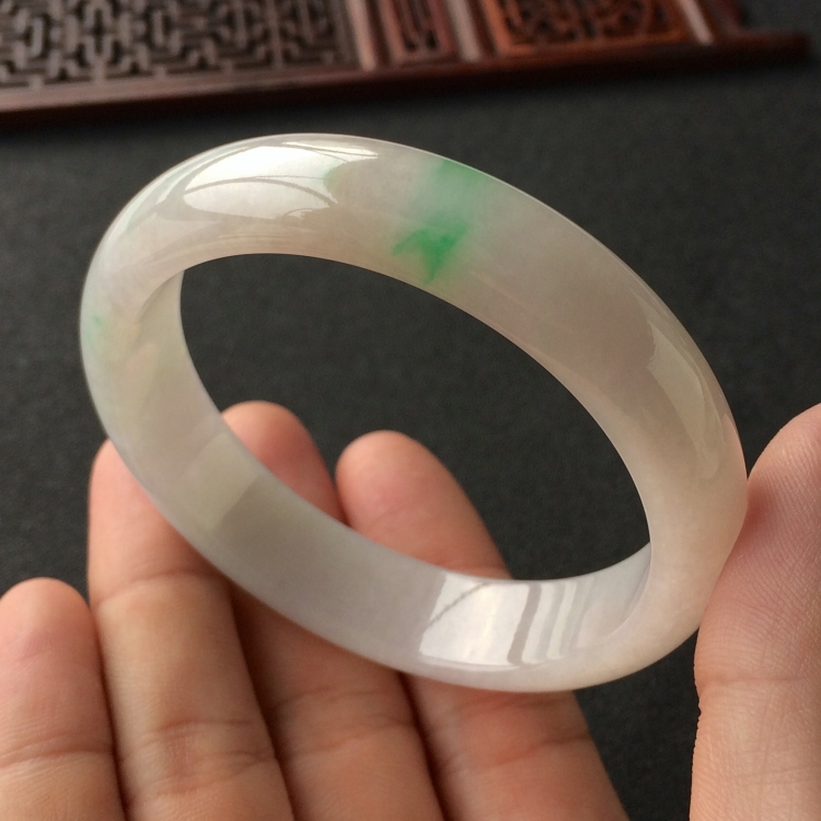 (超值推荐)糯冰种飘翠手镯(56.3mm)
