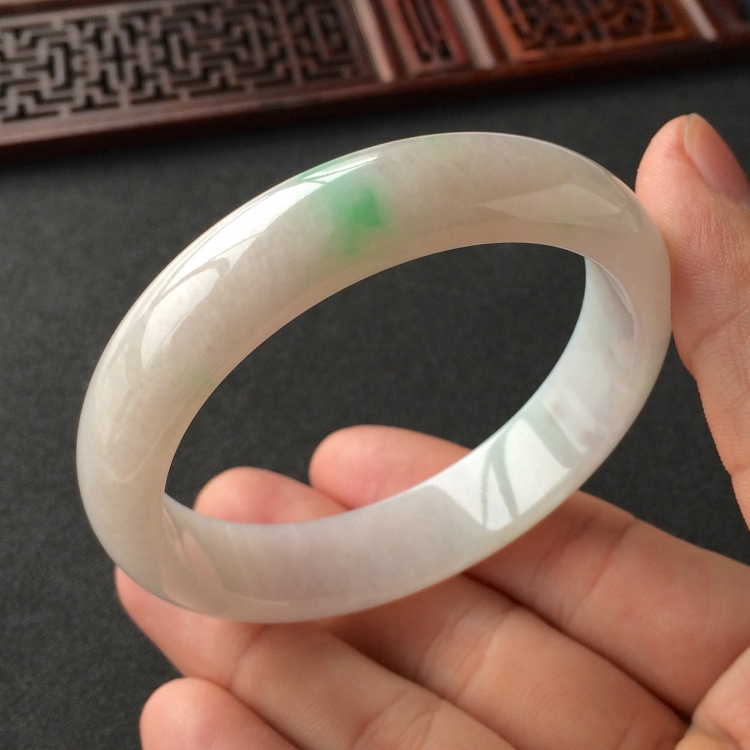 (超值推荐)糯冰种飘翠手镯(56.3mm)