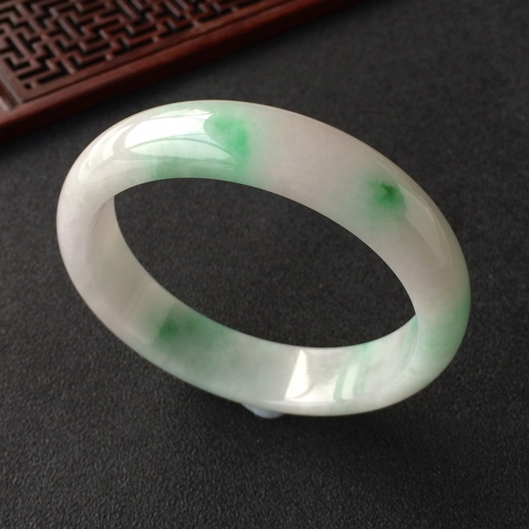 (超值推荐)糯冰种飘翠手镯(58.7mm)