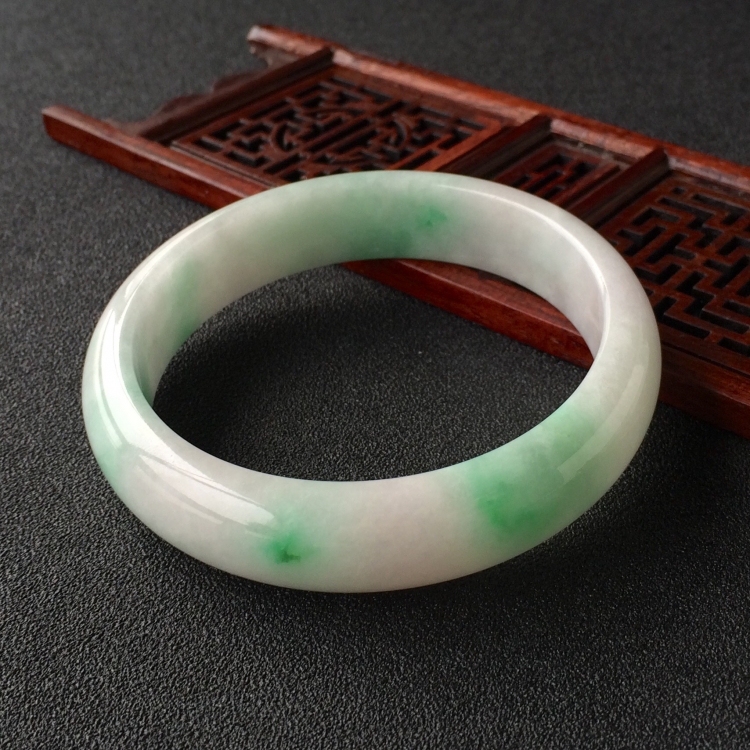 (超值推荐)糯冰种飘翠手镯(58.7mm)