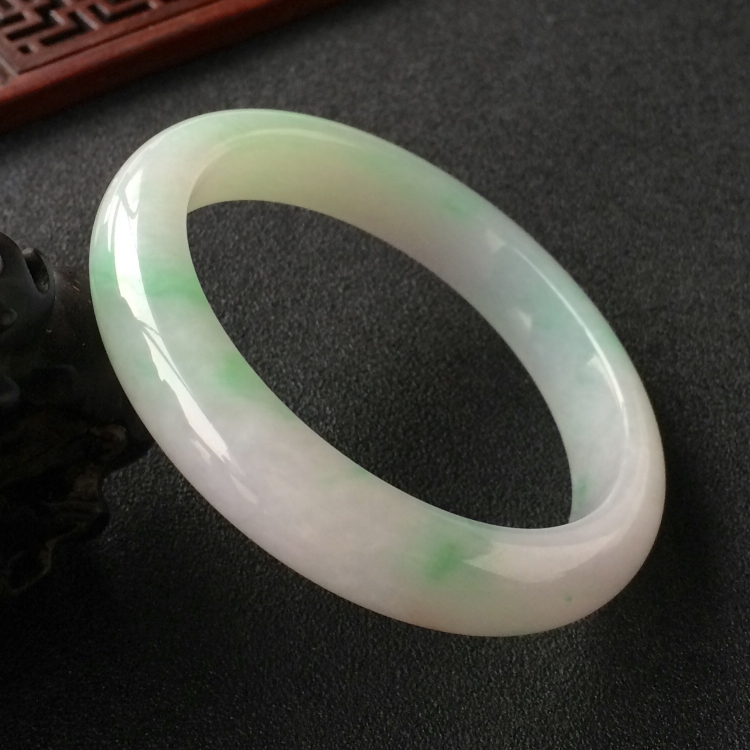 (超值推荐)糯冰种飘翠手镯(55.7mm)