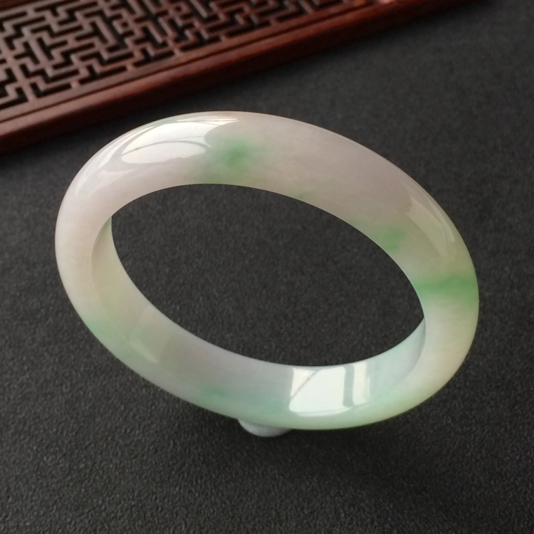 (超值推荐)糯冰种飘翠手镯(55.7mm)