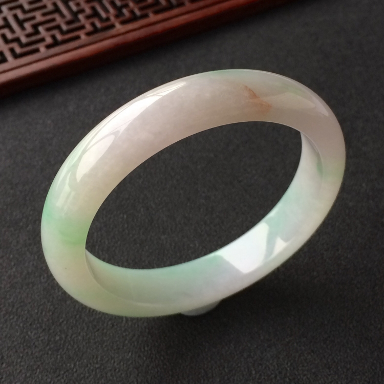 (超值推荐)糯冰种飘翠手镯(55.7mm)
