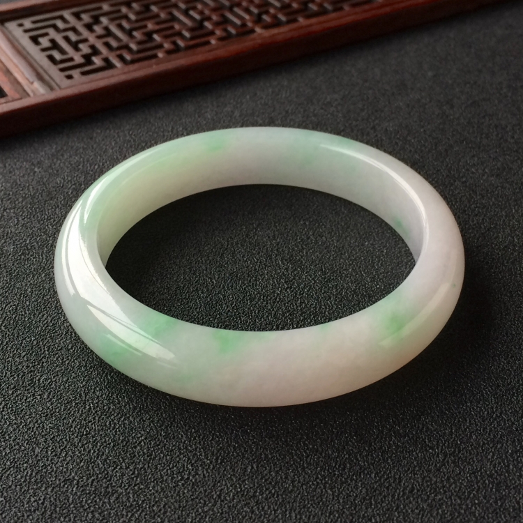 (超值推荐)糯冰种飘翠手镯(55.7mm)