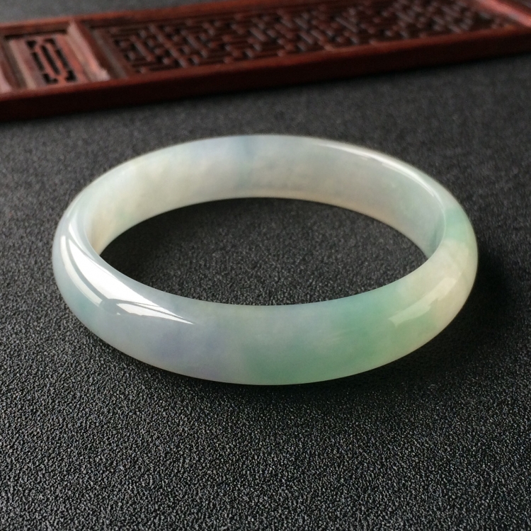 (超值推荐)糯冰种飘花手镯(58.3mm)